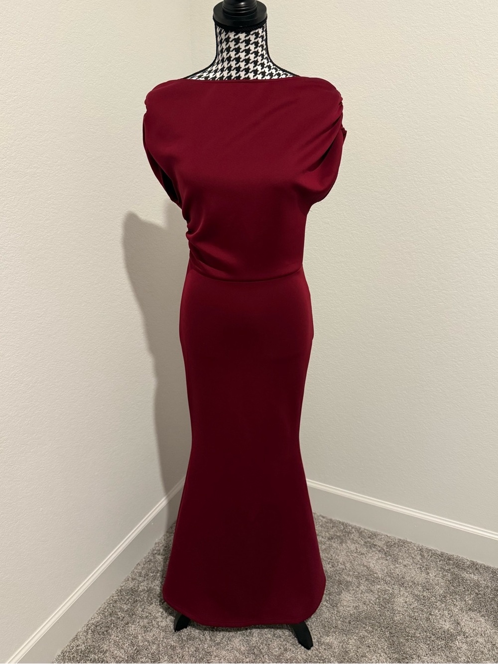 Elegant Burgundy Boatneck Formal Maxi Dress size small